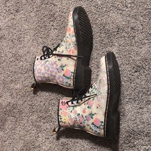 Dr. Martens Floral Combat Boots - Multicolor